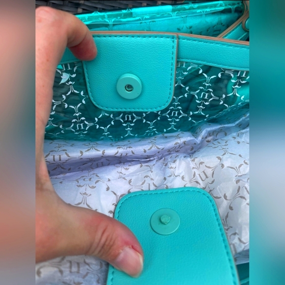 Nanette Lepore NWT Clear Aquatic Blue Logo Maxine Tote bag with Wristlet - Picture 6 of 11